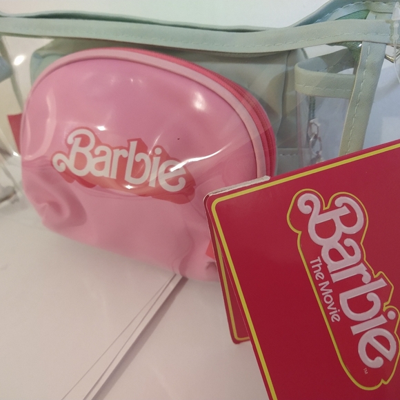 Barbie The Movie Set of Makeup Bags New Mexico Exclusive 🇲🇽 - Picture 6 of 8